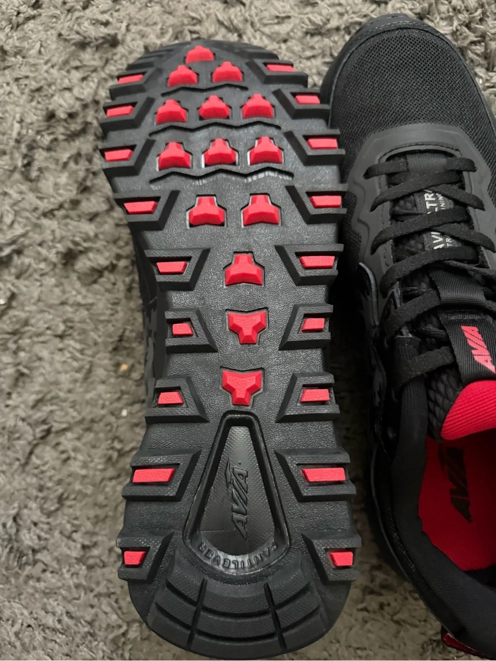 Avia durable trail